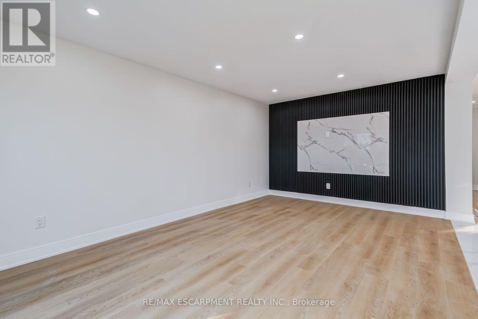 63 Hardale Crescent, Hamilton, ON - Indoor