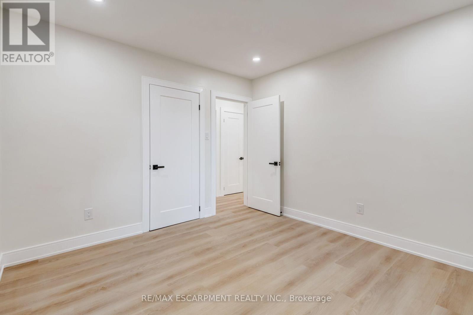 63 Hardale Crescent, Hamilton, ON - Indoor Photo Showing Other Room