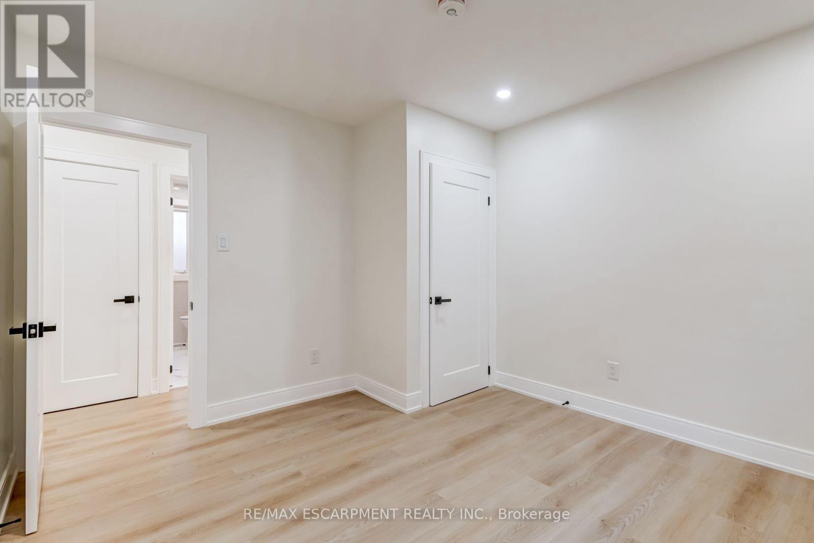 63 Hardale Crescent, Hamilton, ON - Indoor Photo Showing Other Room