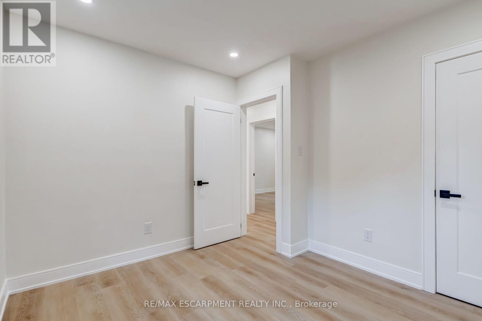63 Hardale Crescent, Hamilton, ON - Indoor Photo Showing Other Room