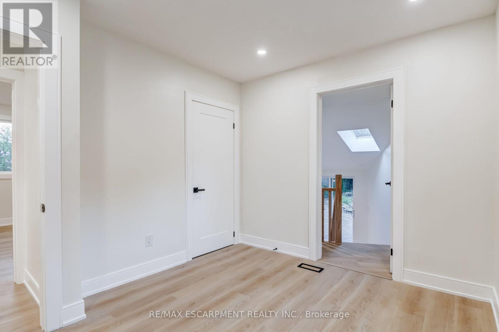 63 Hardale Crescent, Hamilton, ON - Indoor Photo Showing Other Room