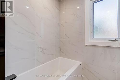 63 Hardale Crescent, Hamilton, ON - Indoor Photo Showing Bathroom