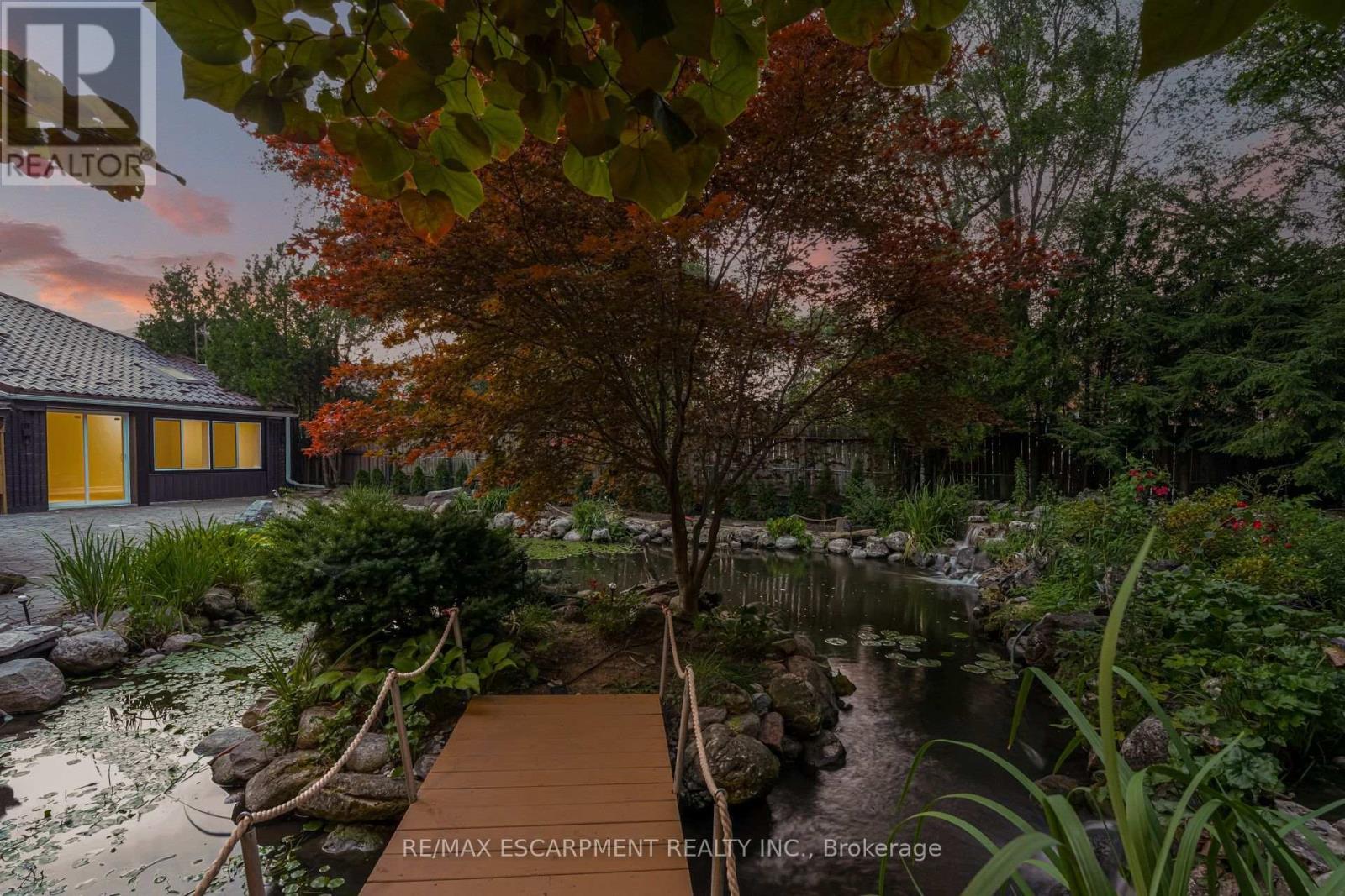 63 Hardale Crescent, Hamilton, ON - Outdoor