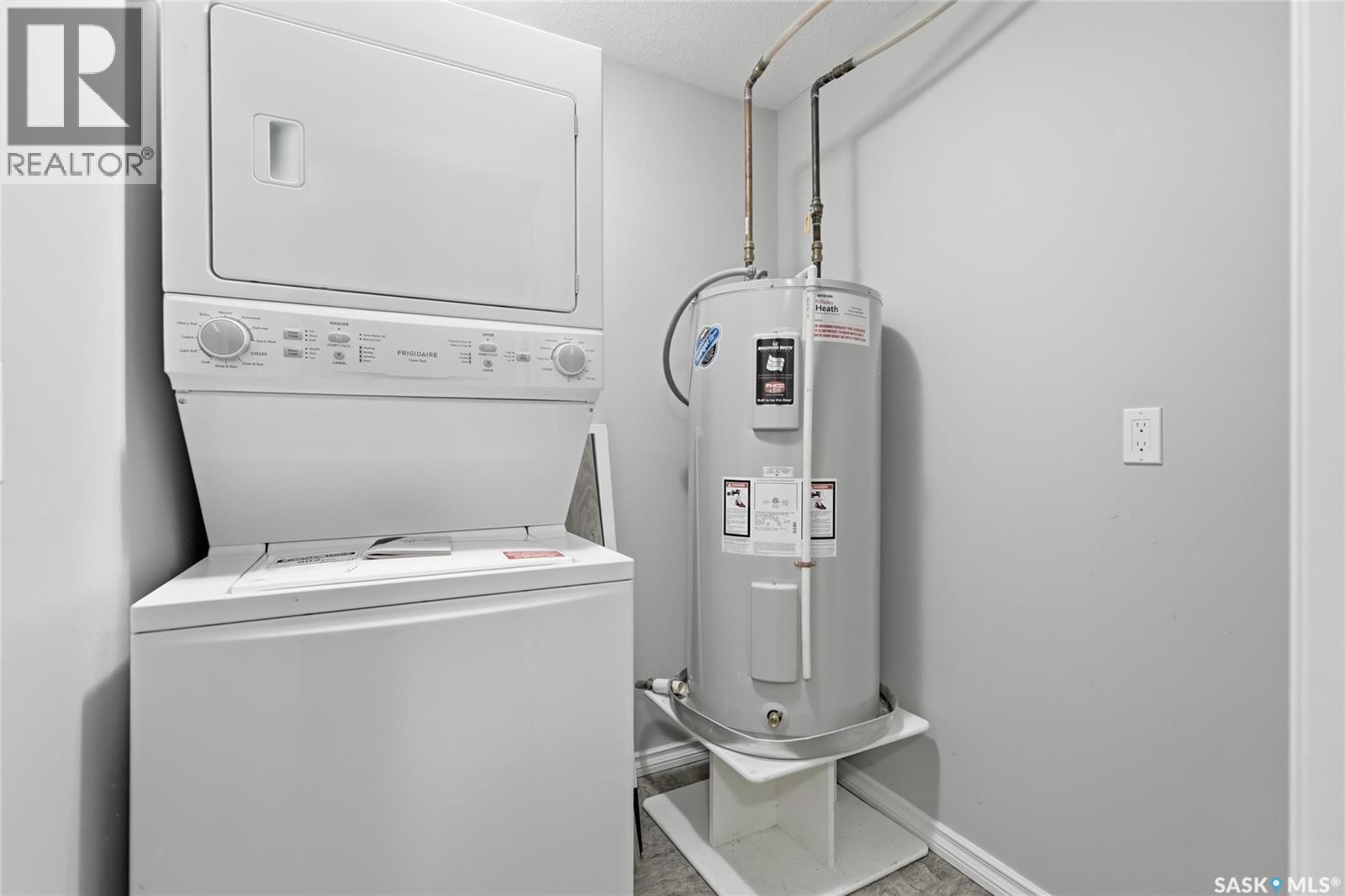 106 6345 Rochdale Boulevard, Regina, SK - Indoor Photo Showing Laundry Room