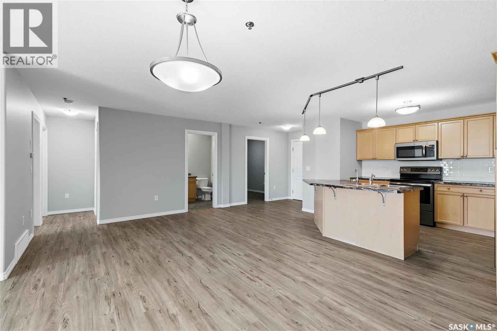 106 6345 Rochdale Boulevard, Regina, SK - Indoor Photo Showing Kitchen