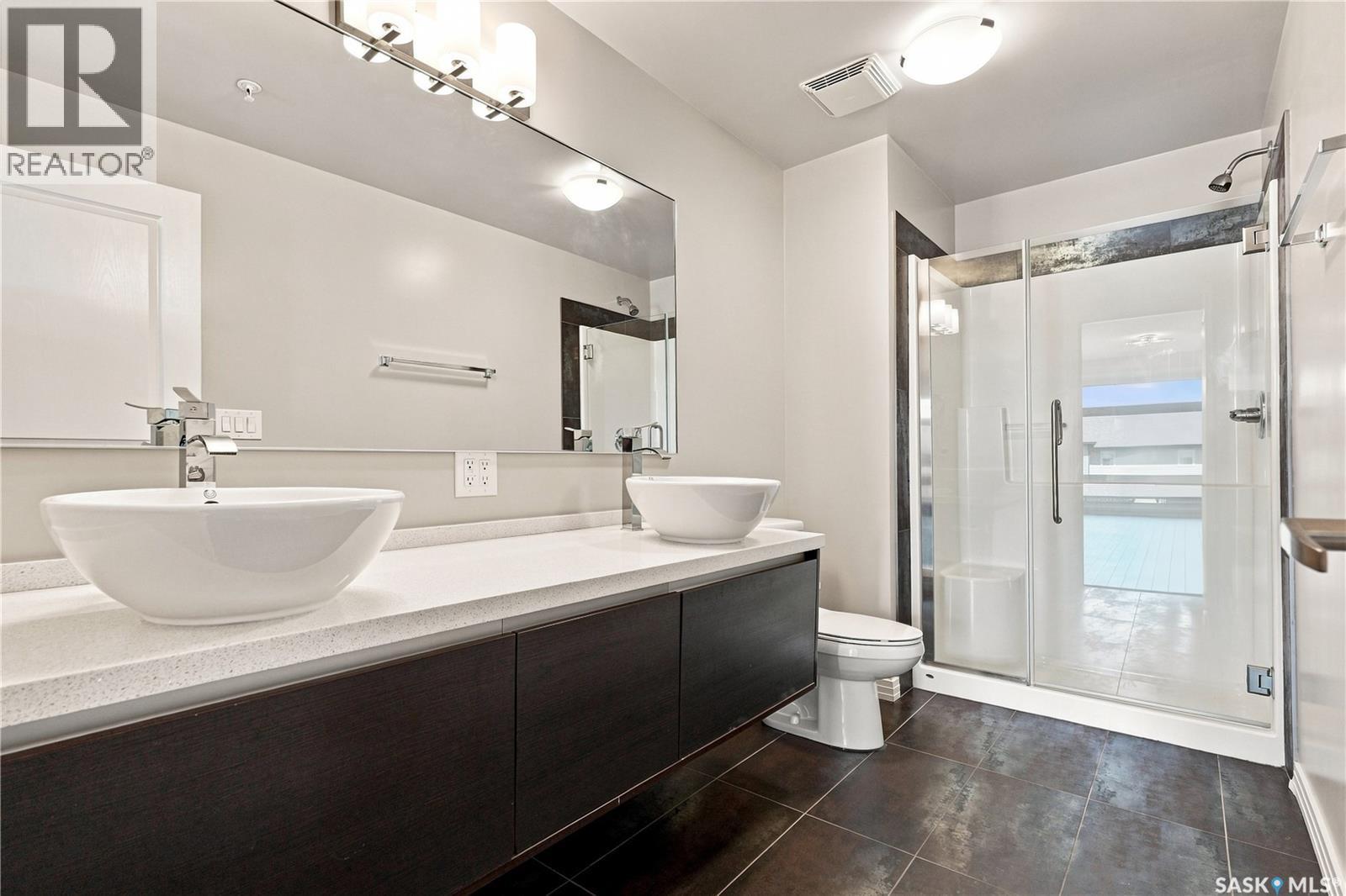 206 225 Maningas Bend, Saskatoon, SK - Indoor Photo Showing Bathroom