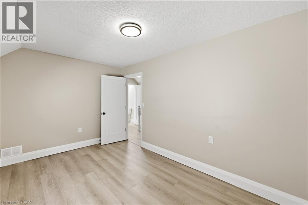 56 Harmony Avenue, Hamilton, ON - Indoor Photo Showing Other Room