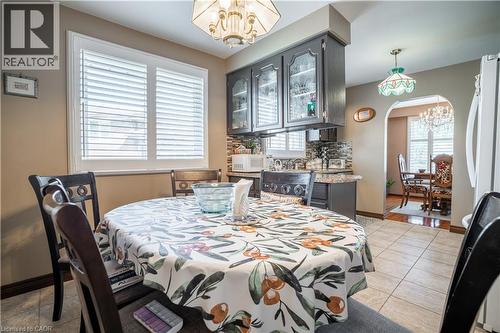 18 Villa Court, Hamilton, ON - Indoor Photo Showing Dining Room