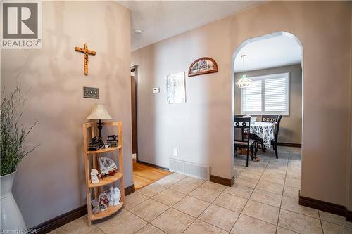 18 Villa Court, Hamilton, ON - Indoor Photo Showing Other Room