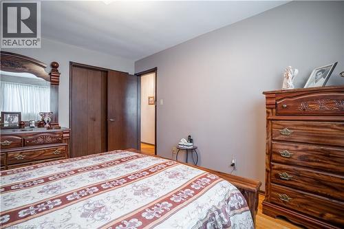 18 Villa Court, Hamilton, ON - Indoor Photo Showing Bedroom