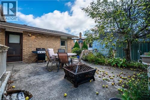 18 Villa Court, Hamilton, ON - Outdoor