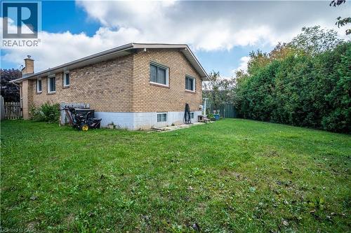 18 Villa Court, Hamilton, ON - Outdoor