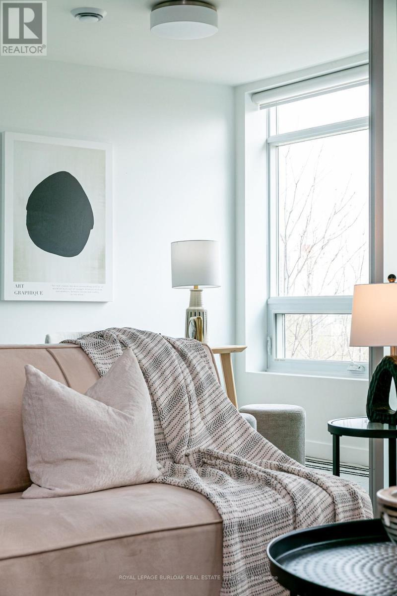 206 - 455 Charleton Avenue E, Hamilton, ON - Indoor Photo Showing Bedroom