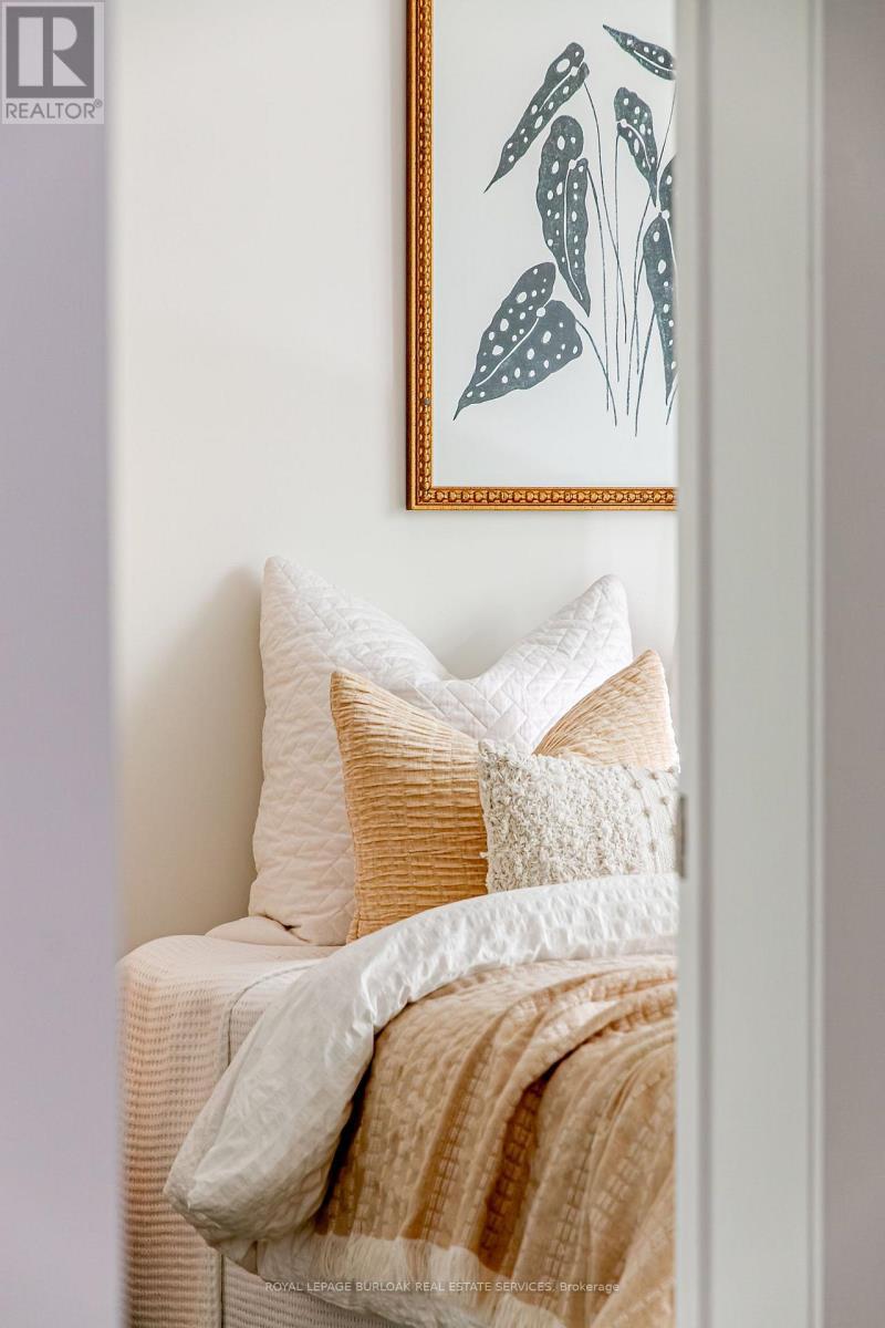 206 - 455 Charleton Avenue E, Hamilton, ON - Indoor Photo Showing Bedroom