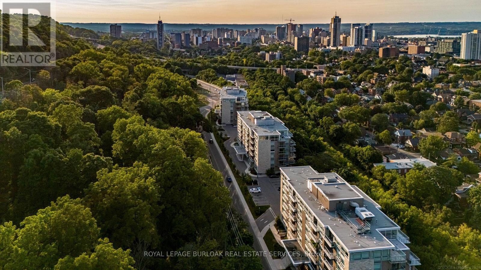 206 - 455 Charleton Avenue E, Hamilton, ON - Outdoor With View