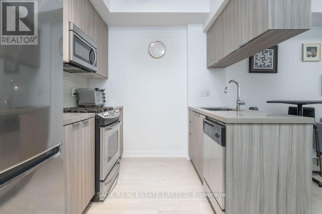 Th3 - 150 Broadview Avenue, Toronto, ON - Indoor Photo Showing Kitchen
