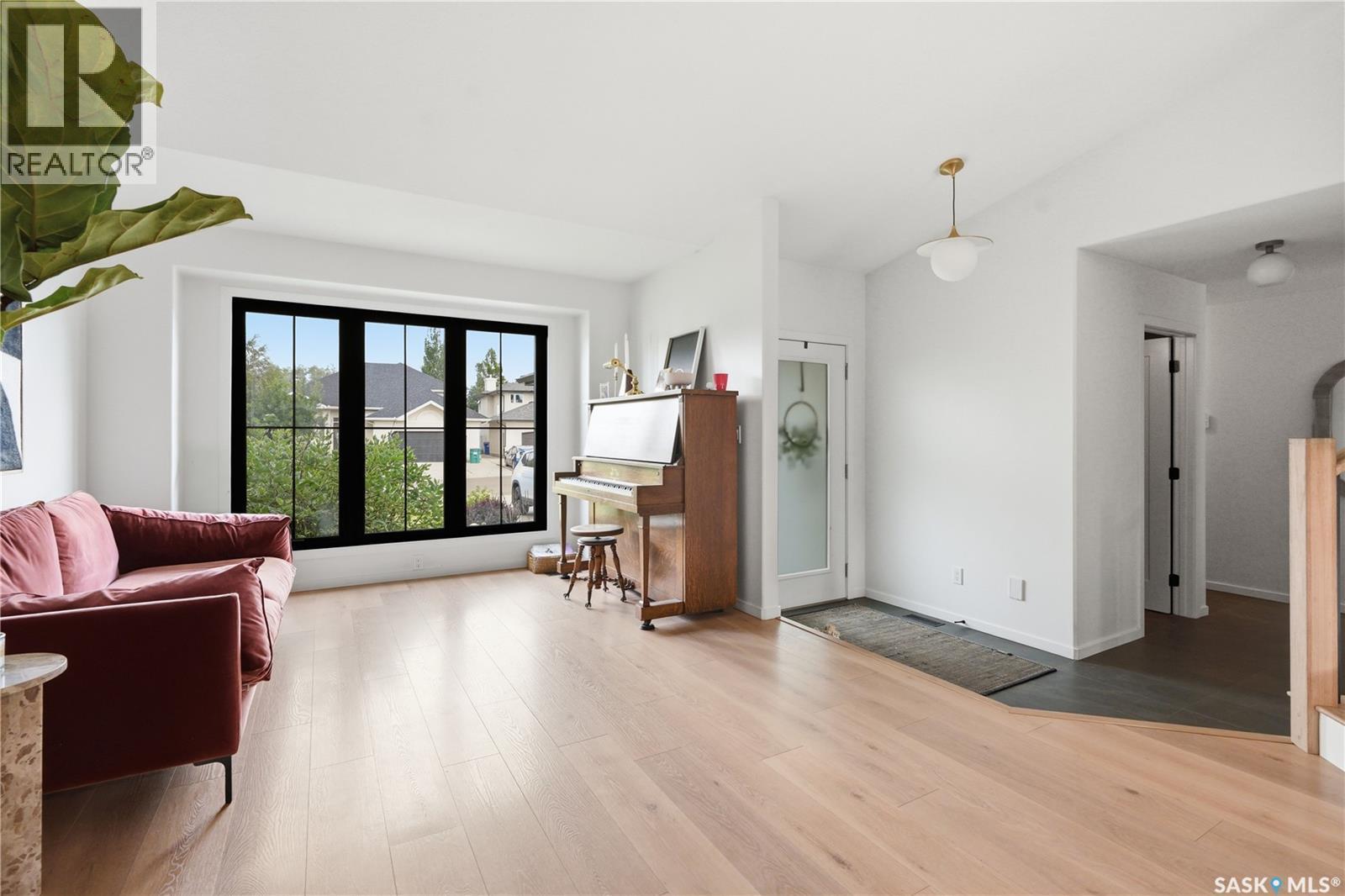 110 Mcfarland Place, Saskatoon, SK - Indoor