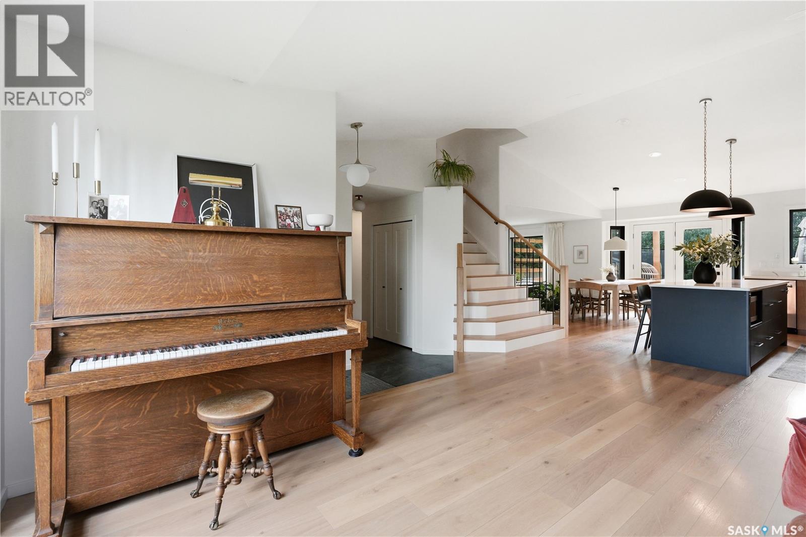 110 Mcfarland Place, Saskatoon, SK - Indoor