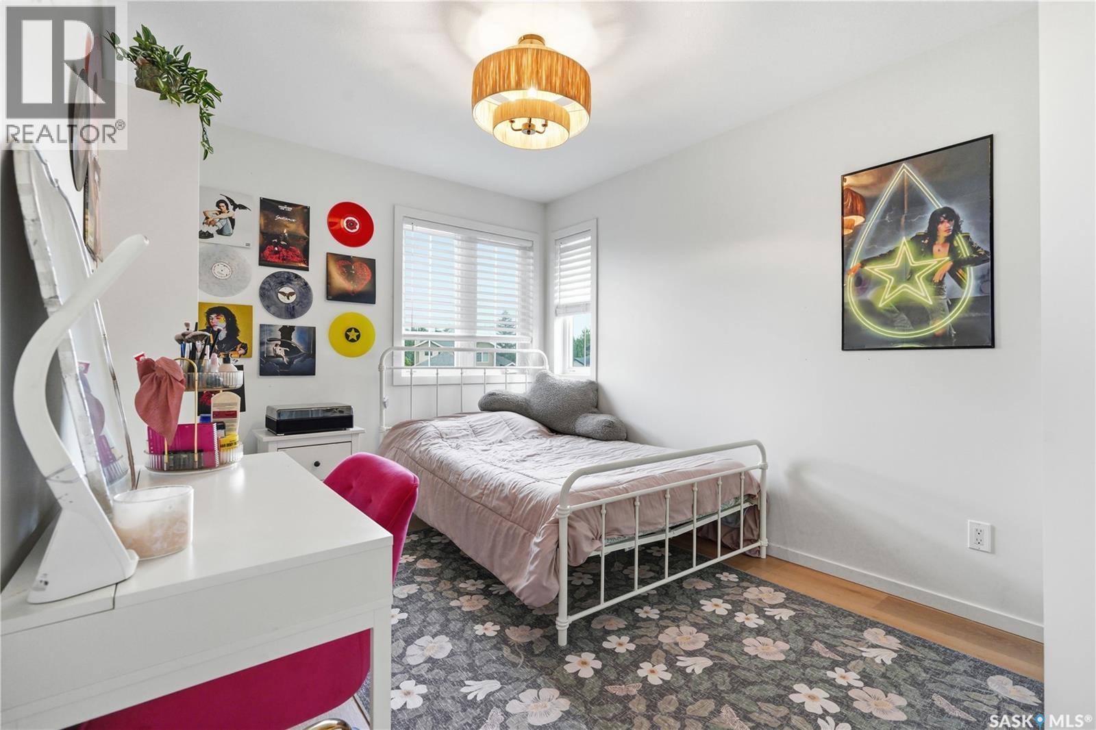 110 Mcfarland Place, Saskatoon, SK - Indoor Photo Showing Bedroom