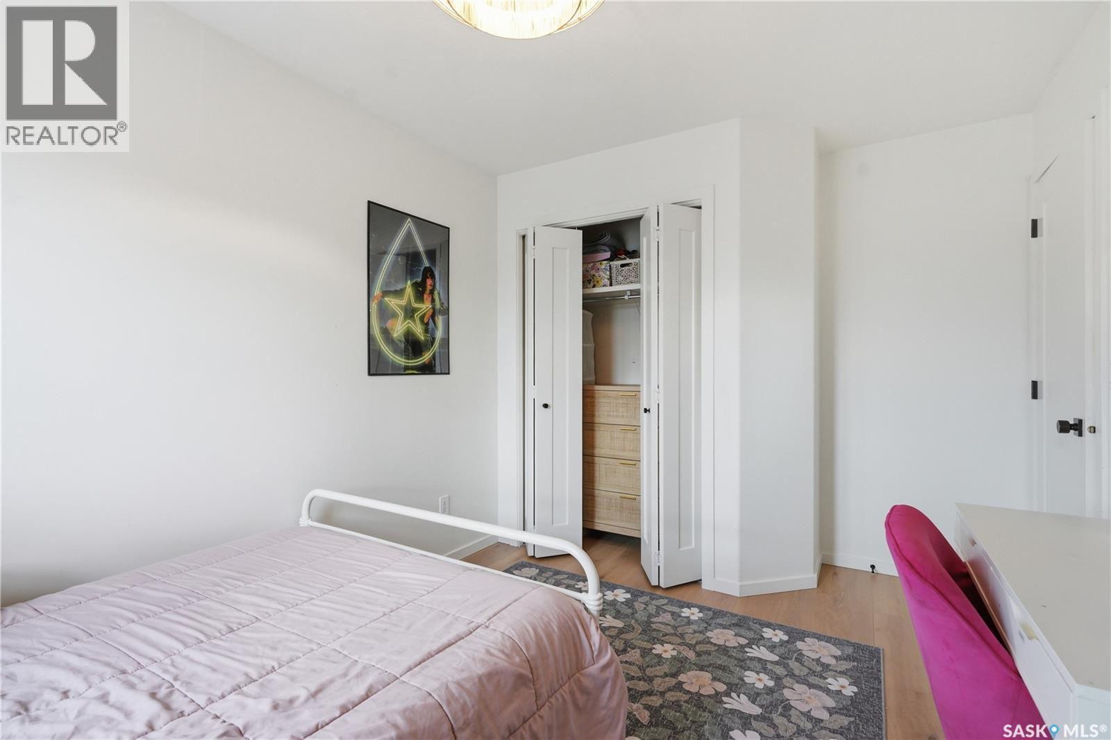 110 Mcfarland Place, Saskatoon, SK - Indoor Photo Showing Bedroom