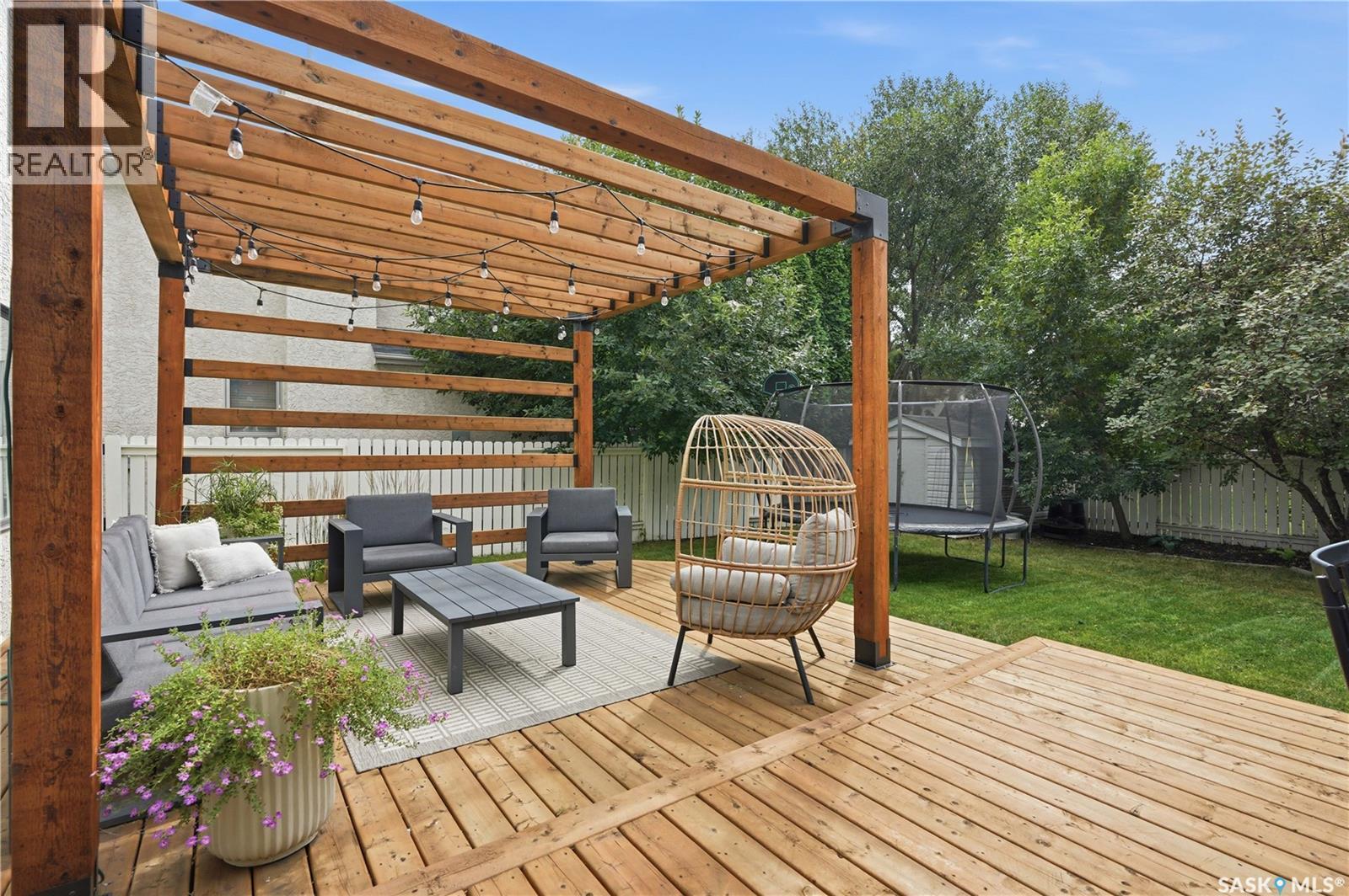 110 Mcfarland Place, Saskatoon, SK - Outdoor With Deck Patio Veranda
