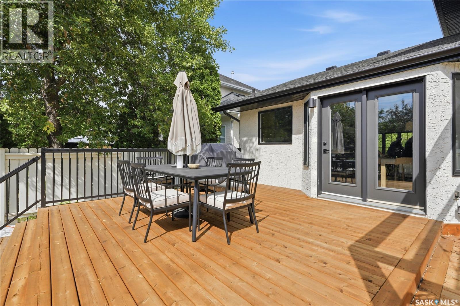 110 Mcfarland Place, Saskatoon, SK - Outdoor With Deck Patio Veranda With Exterior