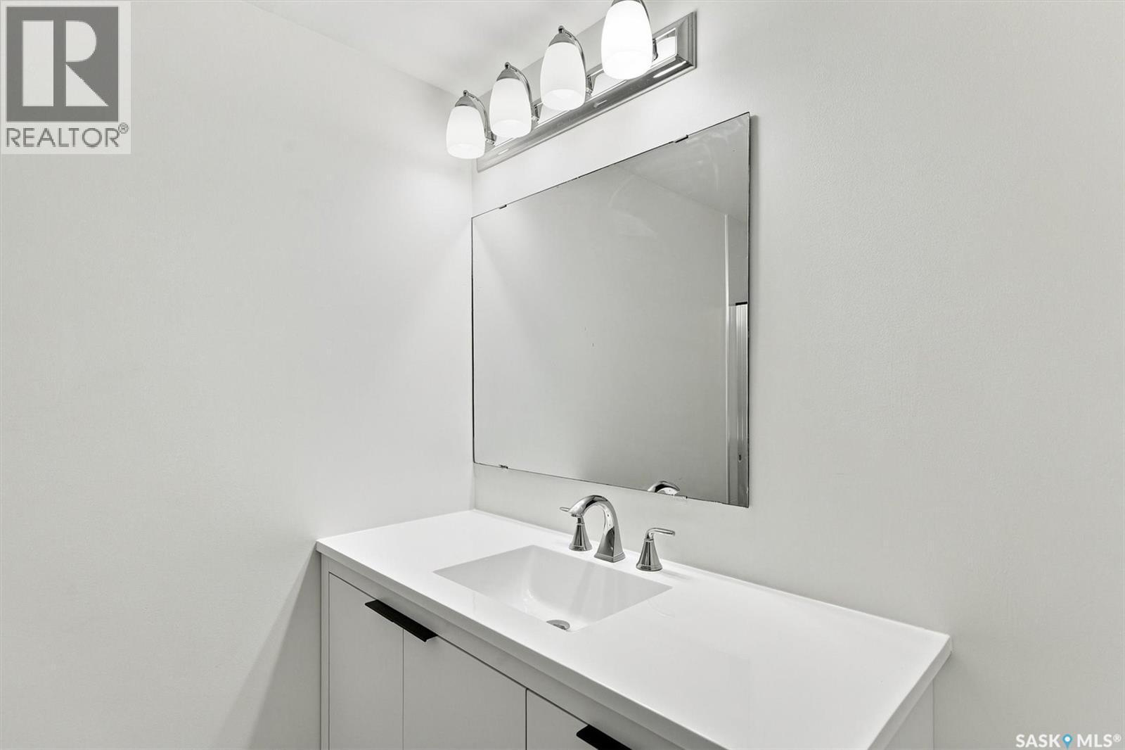 102 1008 Temperance Street, Saskatoon, SK - Indoor Photo Showing Bathroom