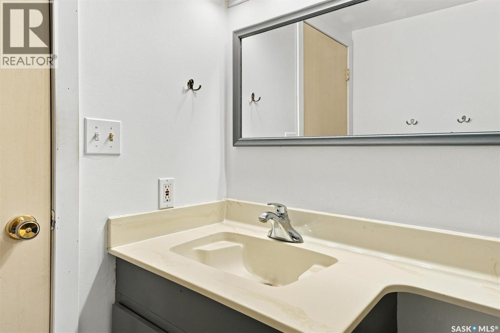 102 1008 Temperance Street, Saskatoon, SK - Indoor Photo Showing Bathroom