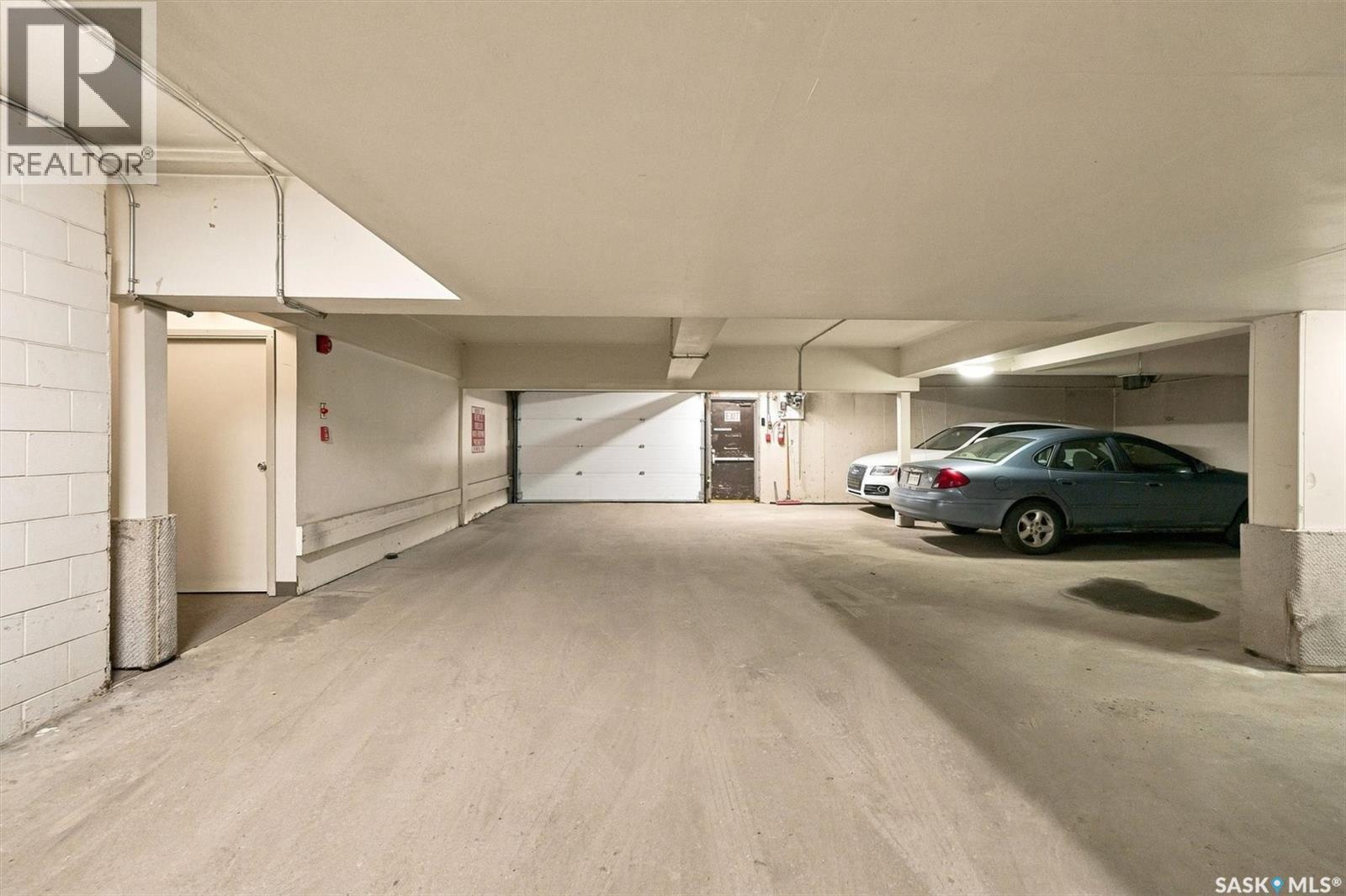 102 1008 Temperance Street, Saskatoon, SK - Indoor Photo Showing Garage