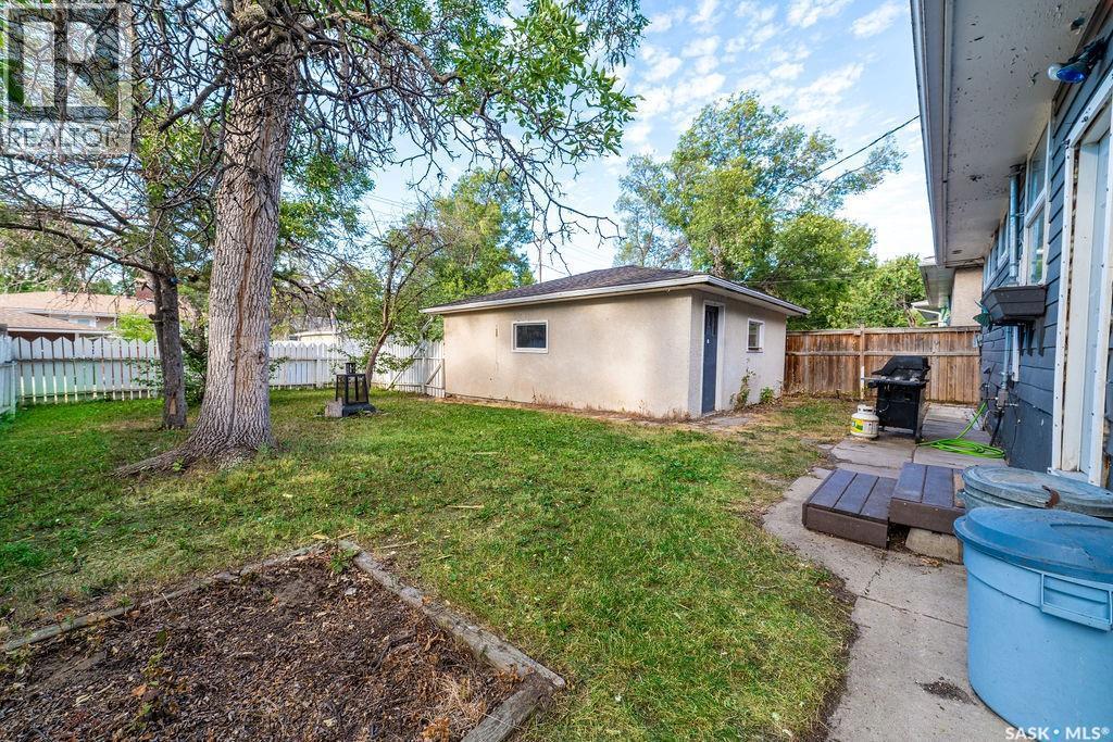 2818 23Rd Avenue, Regina, SK - Outdoor With Exterior