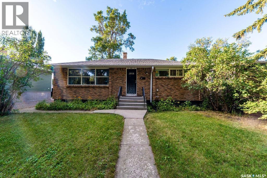 2818 23Rd Avenue, Regina, SK - Outdoor With Facade
