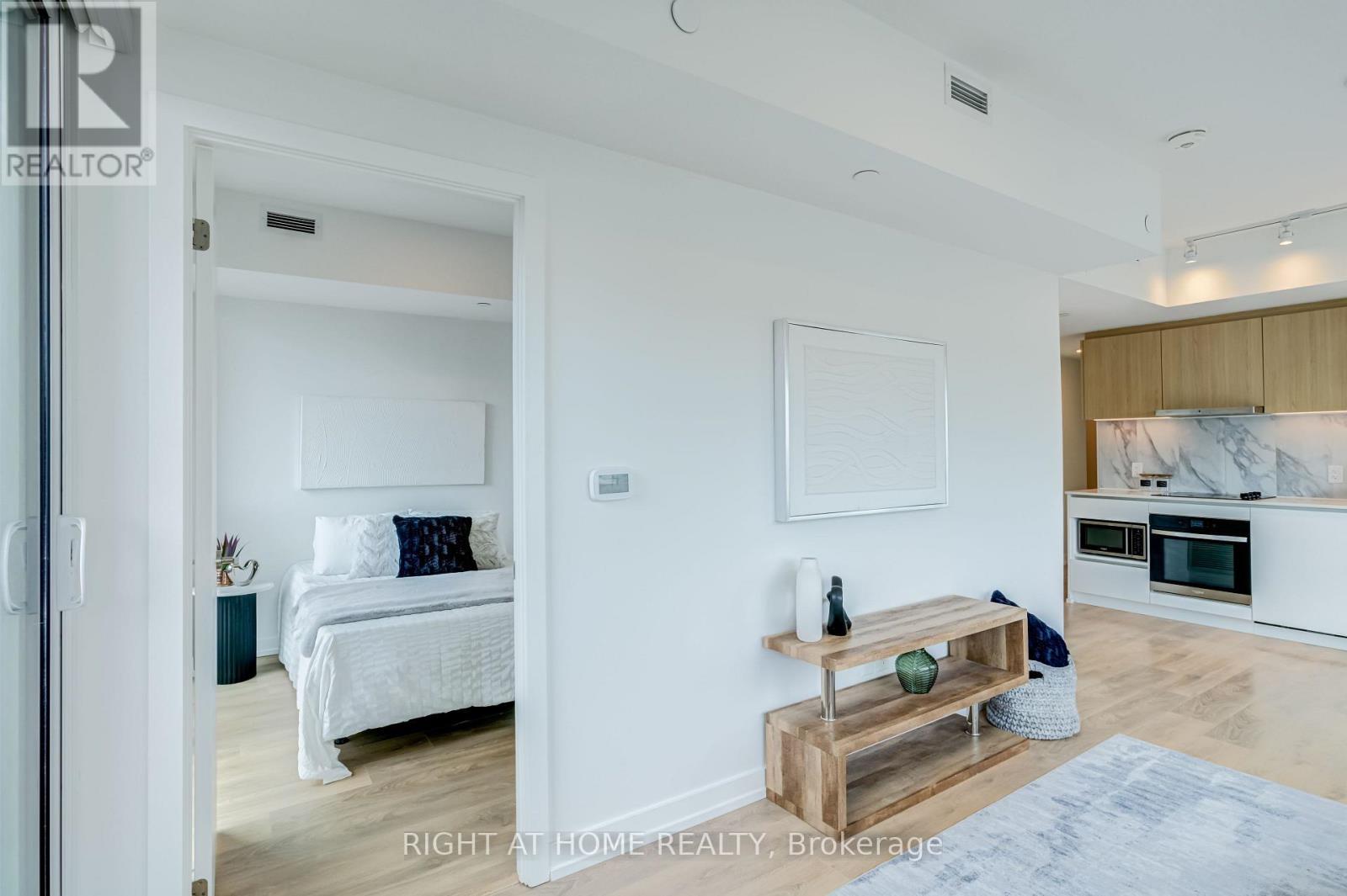 908 - 1100 Sheppard Avenue W, Toronto, ON - Indoor Photo Showing Other Room
