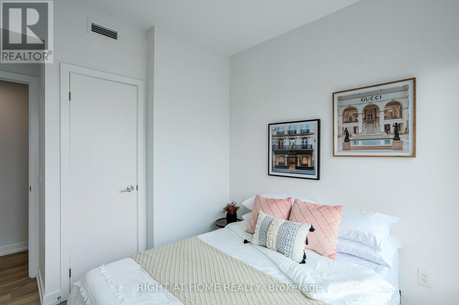908 - 1100 Sheppard Avenue W, Toronto, ON - Indoor Photo Showing Bedroom