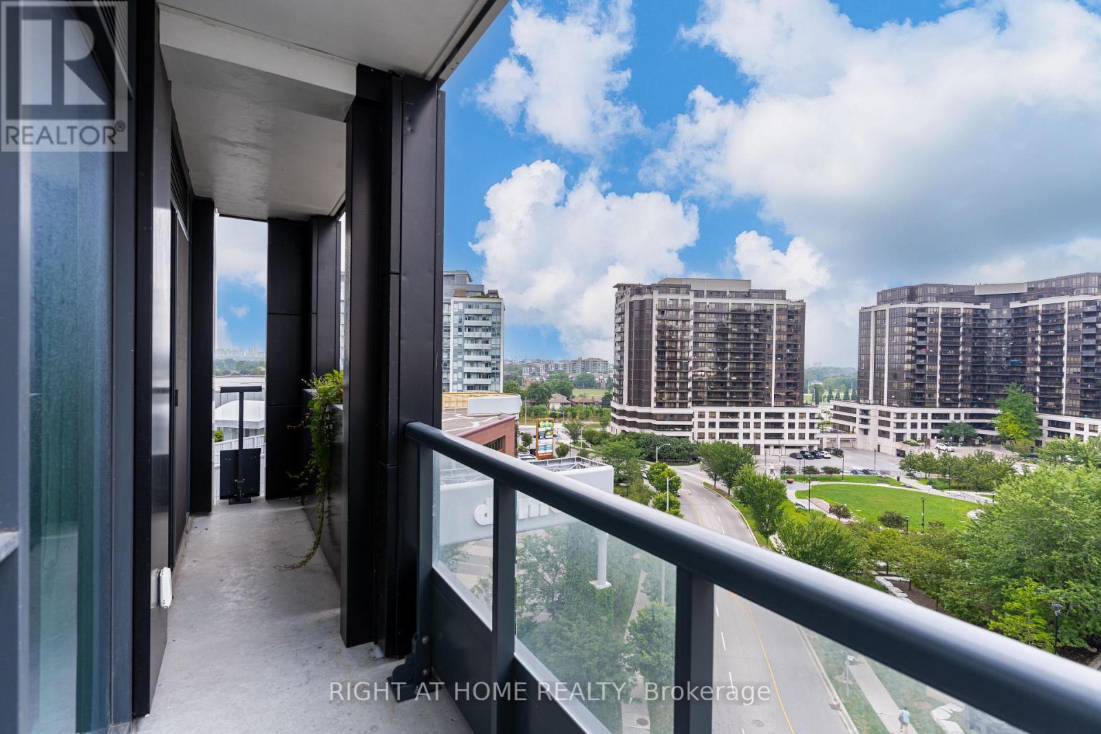 908 - 1100 Sheppard Avenue W, Toronto, ON - Outdoor With View