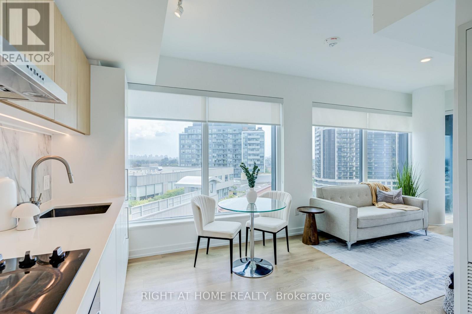908 - 1100 Sheppard Avenue W, Toronto, ON - Indoor
