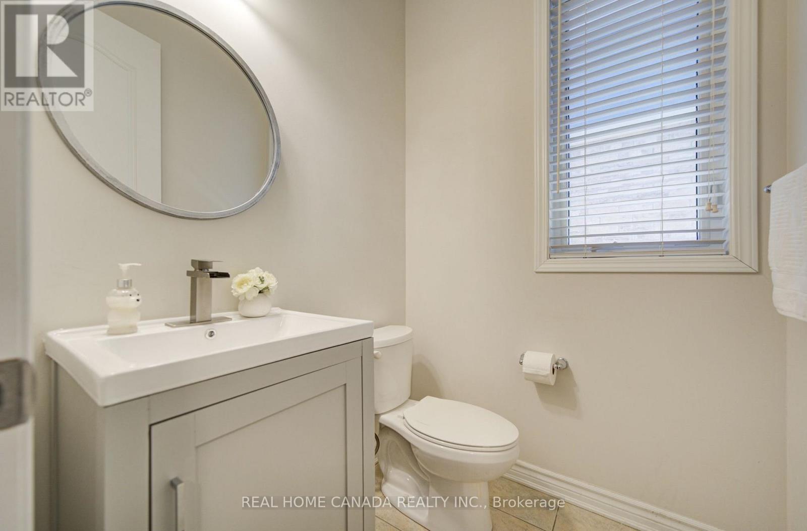 558 Bartleman Terrace, Milton, ON - Indoor Photo Showing Bathroom