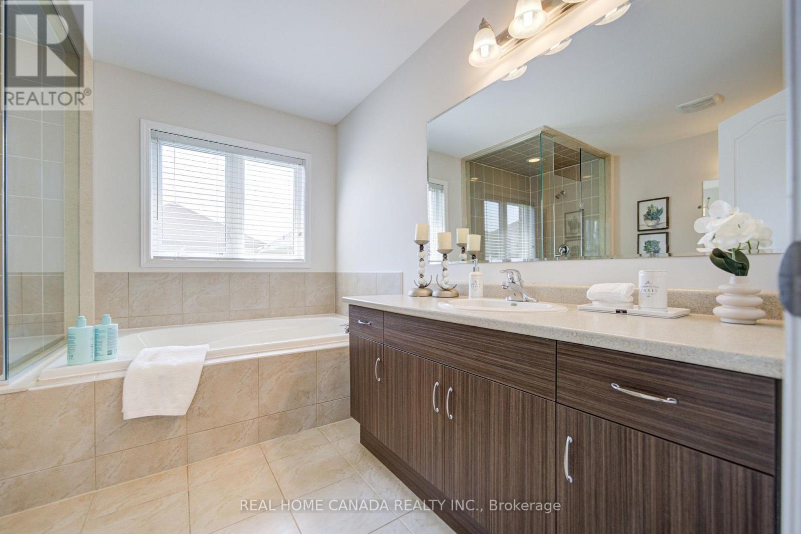 558 Bartleman Terrace, Milton, ON - Indoor Photo Showing Bathroom