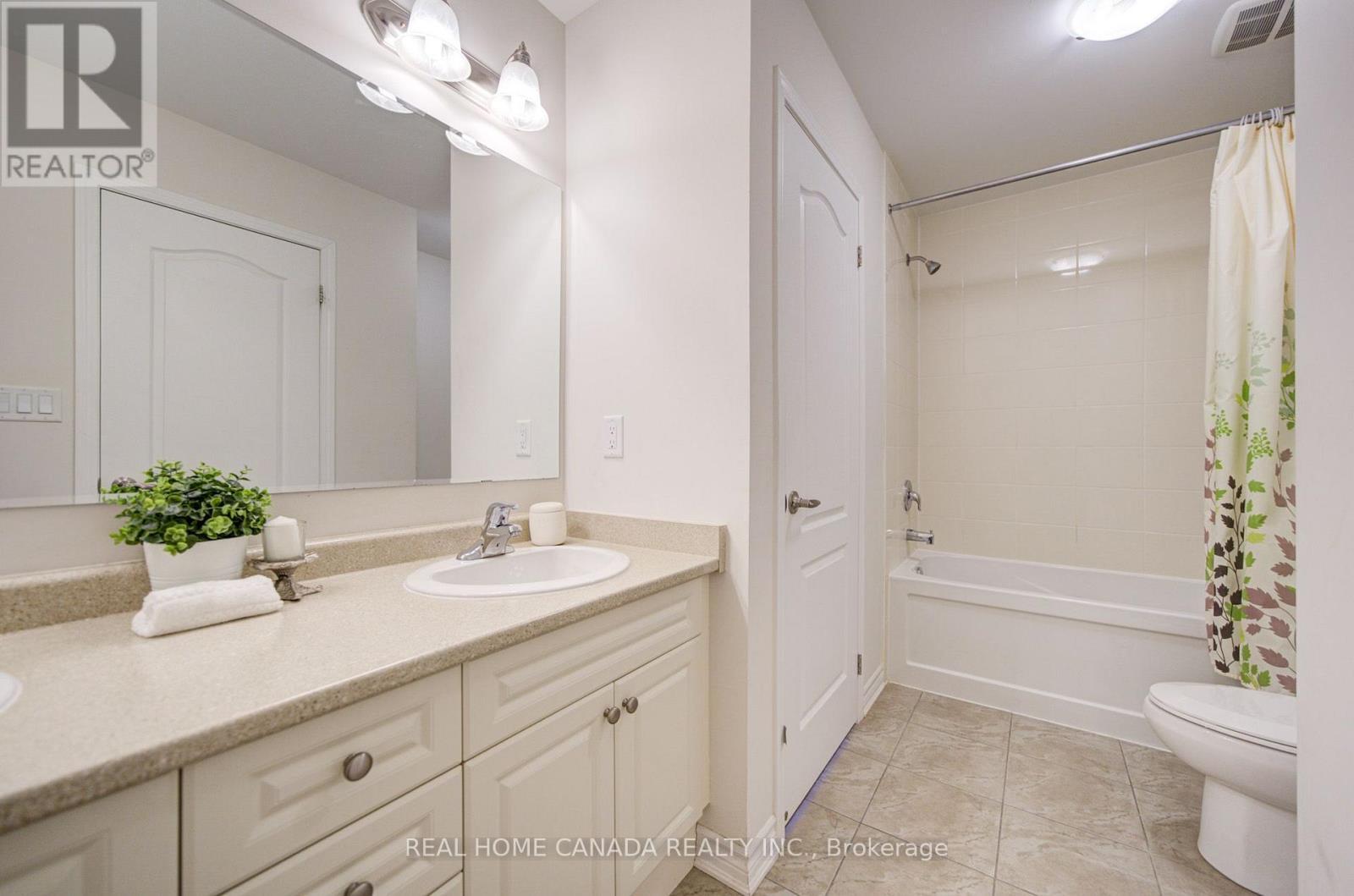 558 Bartleman Terrace, Milton, ON - Indoor Photo Showing Bathroom