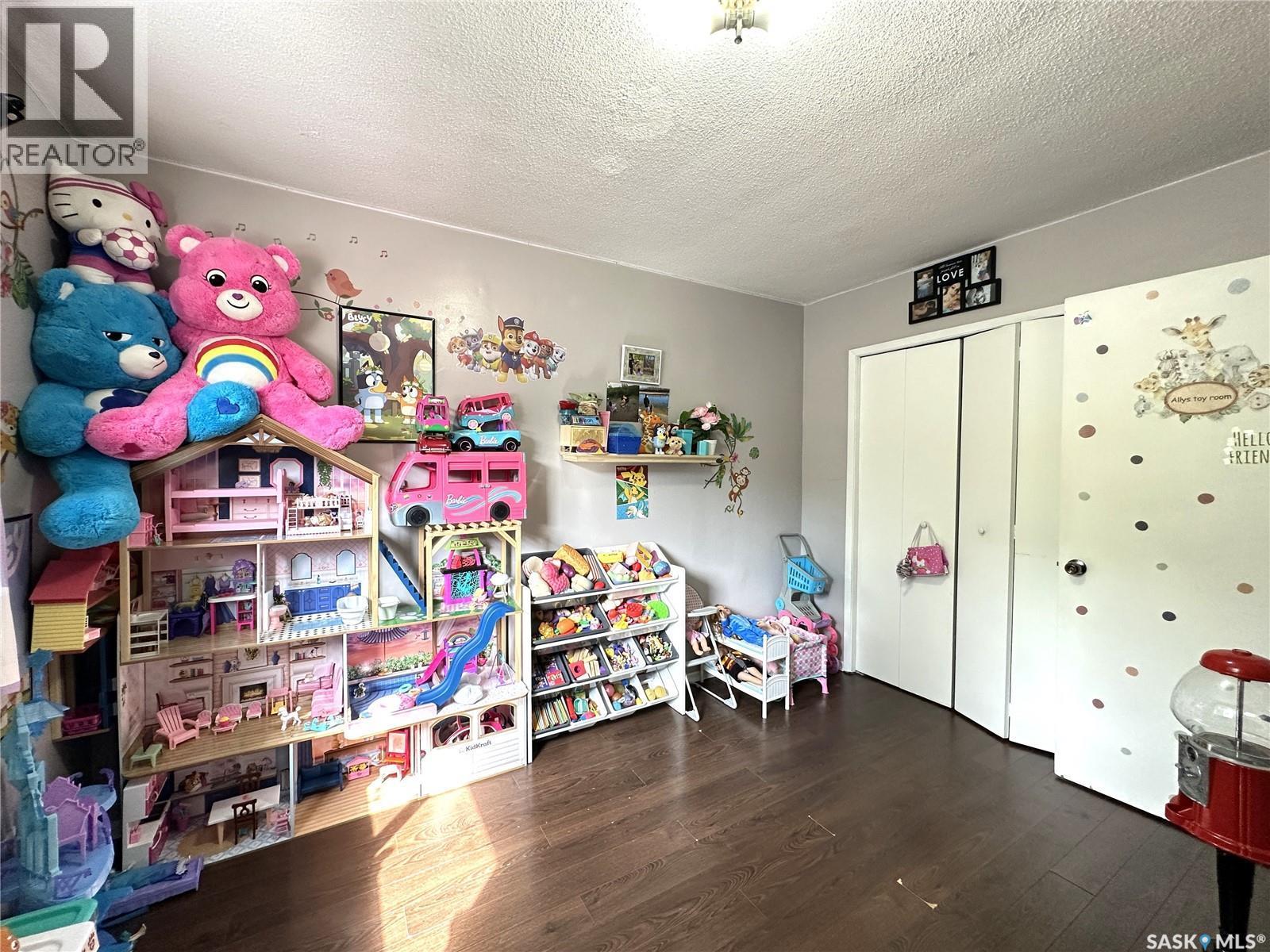 A&B 2818 7Th Street E, Saskatoon, SK - Indoor Photo Showing Other Room