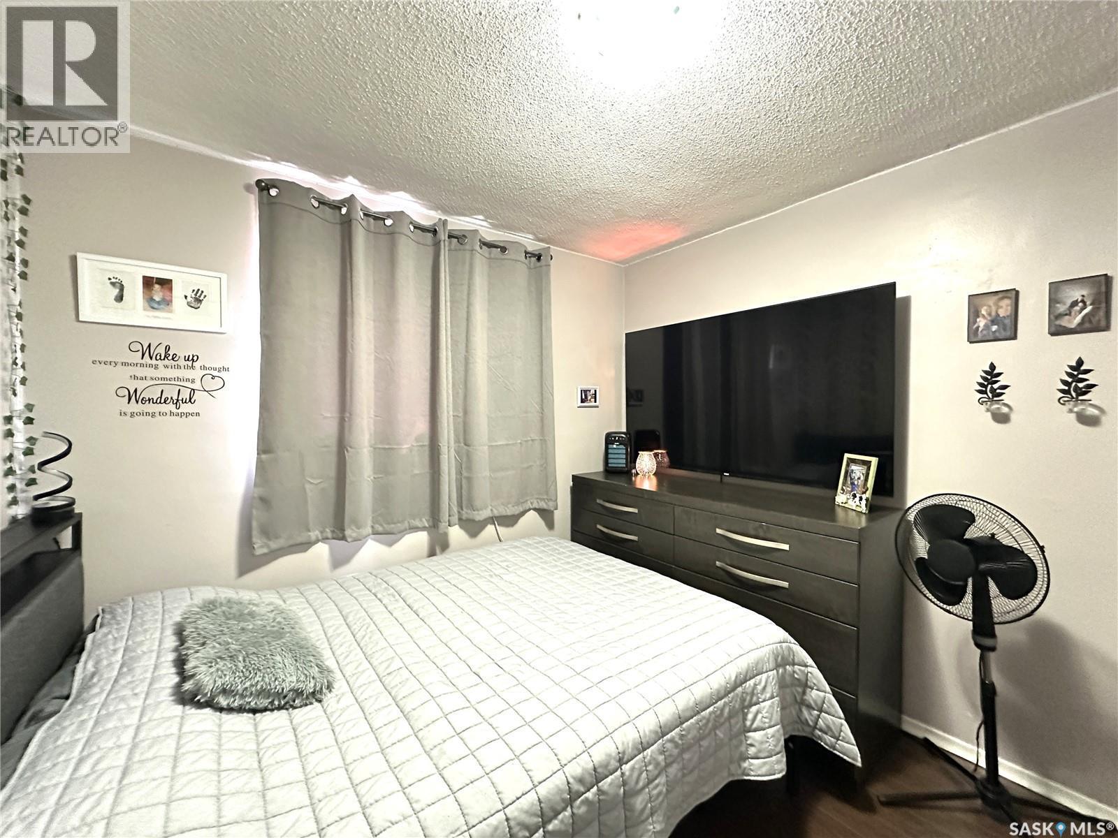 A&B 2818 7Th Street E, Saskatoon, SK - Indoor Photo Showing Bedroom