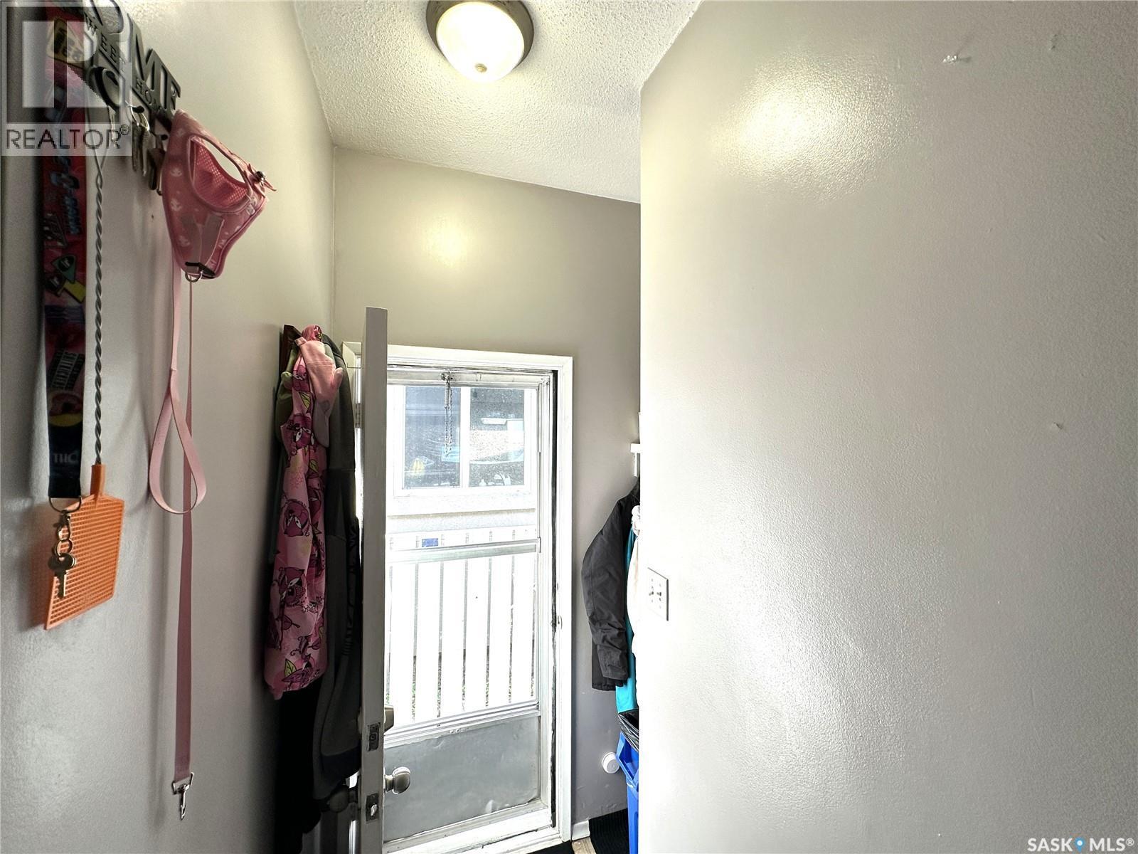 A&B 2818 7Th Street E, Saskatoon, SK - Indoor Photo Showing Other Room
