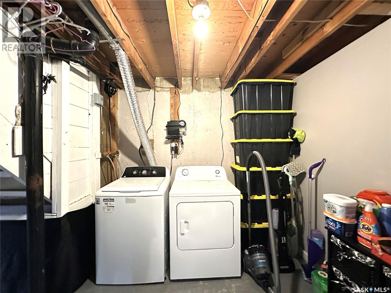 A&B 2818 7Th Street E, Saskatoon, SK - Indoor Photo Showing Laundry Room