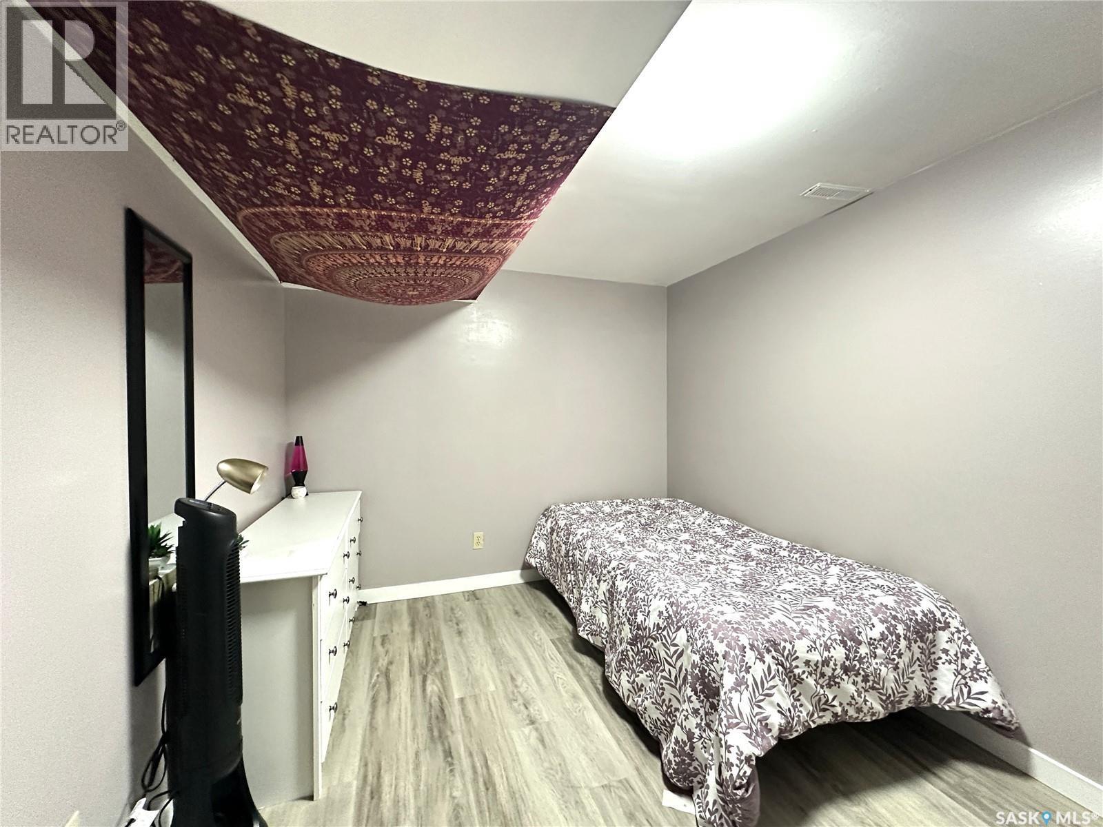 A&B 2818 7Th Street E, Saskatoon, SK - Indoor Photo Showing Bedroom