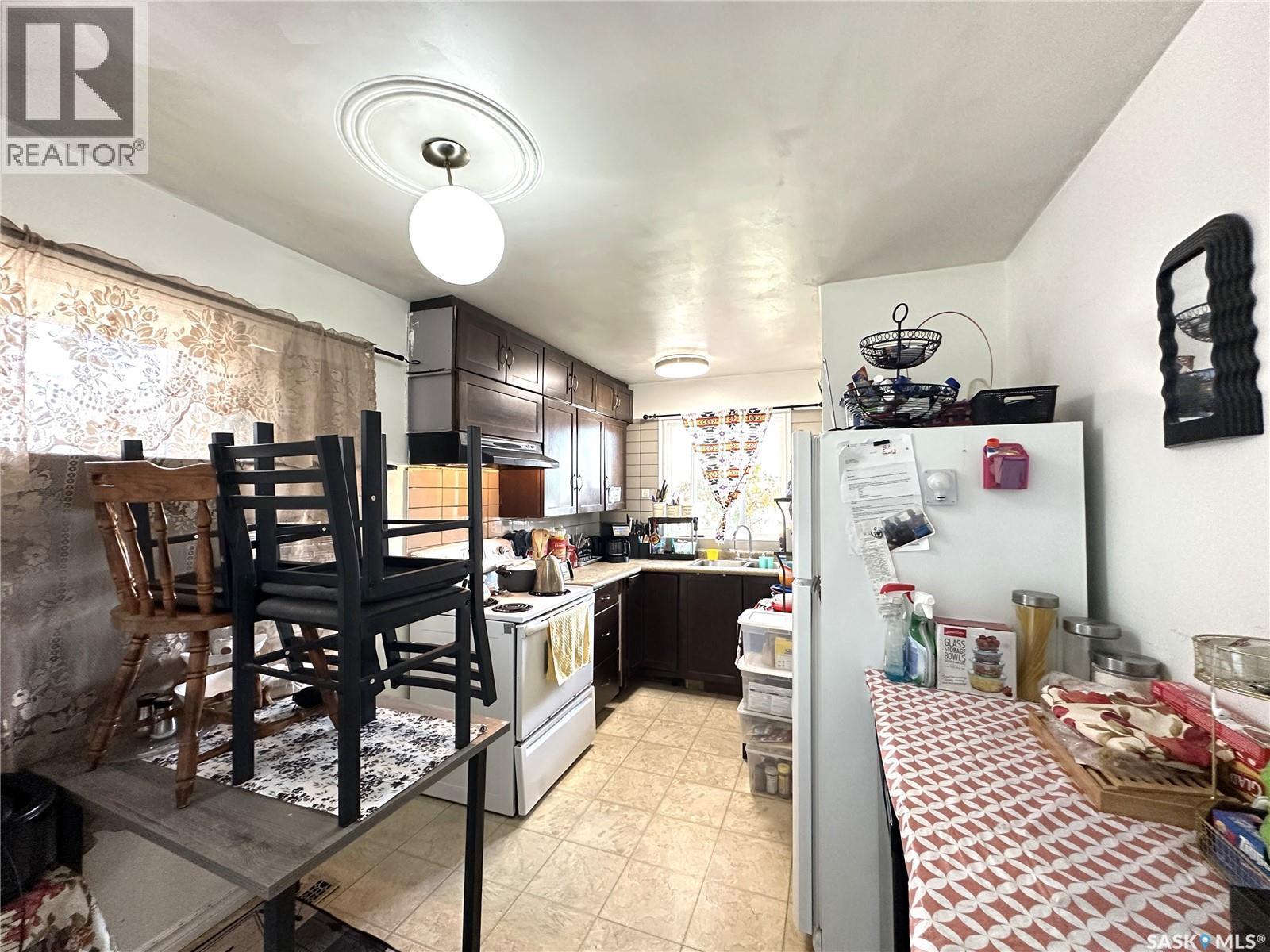A&B 2818 7Th Street E, Saskatoon, SK - Indoor