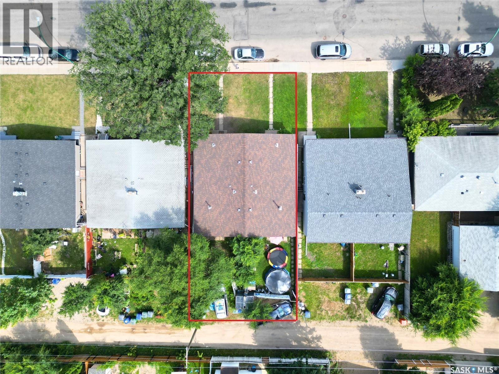 A&B 2818 7Th Street E, Saskatoon, SK - Outdoor
