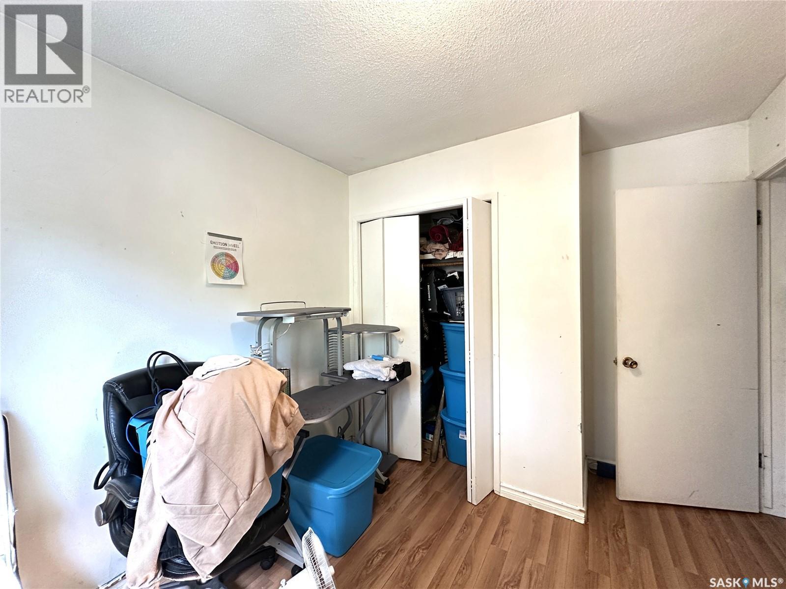 A&B 2818 7Th Street E, Saskatoon, SK - Indoor