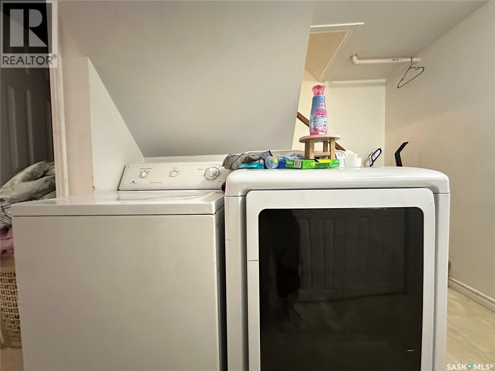 A&B 2818 7Th Street E, Saskatoon, SK - Indoor Photo Showing Laundry Room