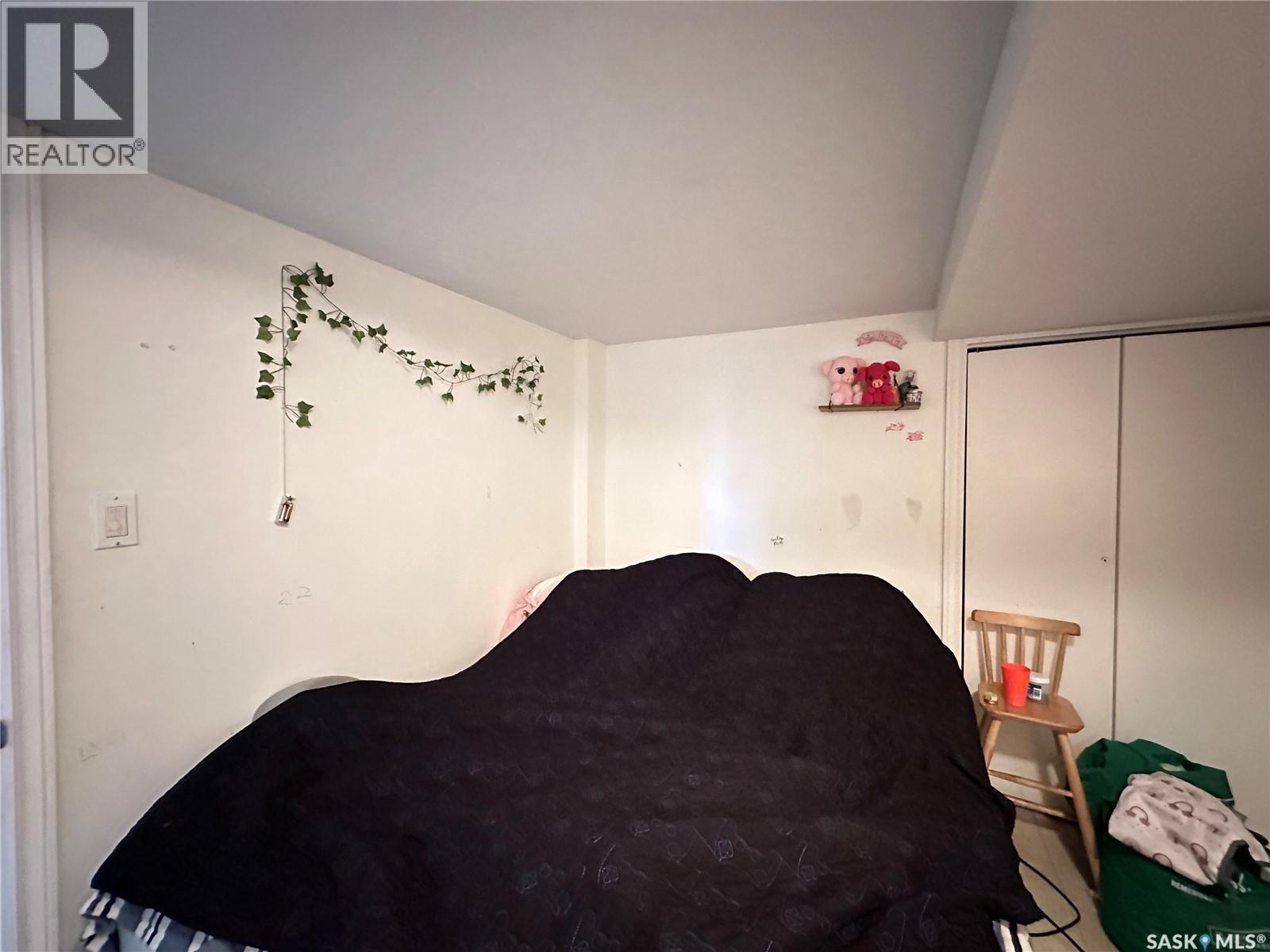 A&B 2818 7Th Street E, Saskatoon, SK - Indoor