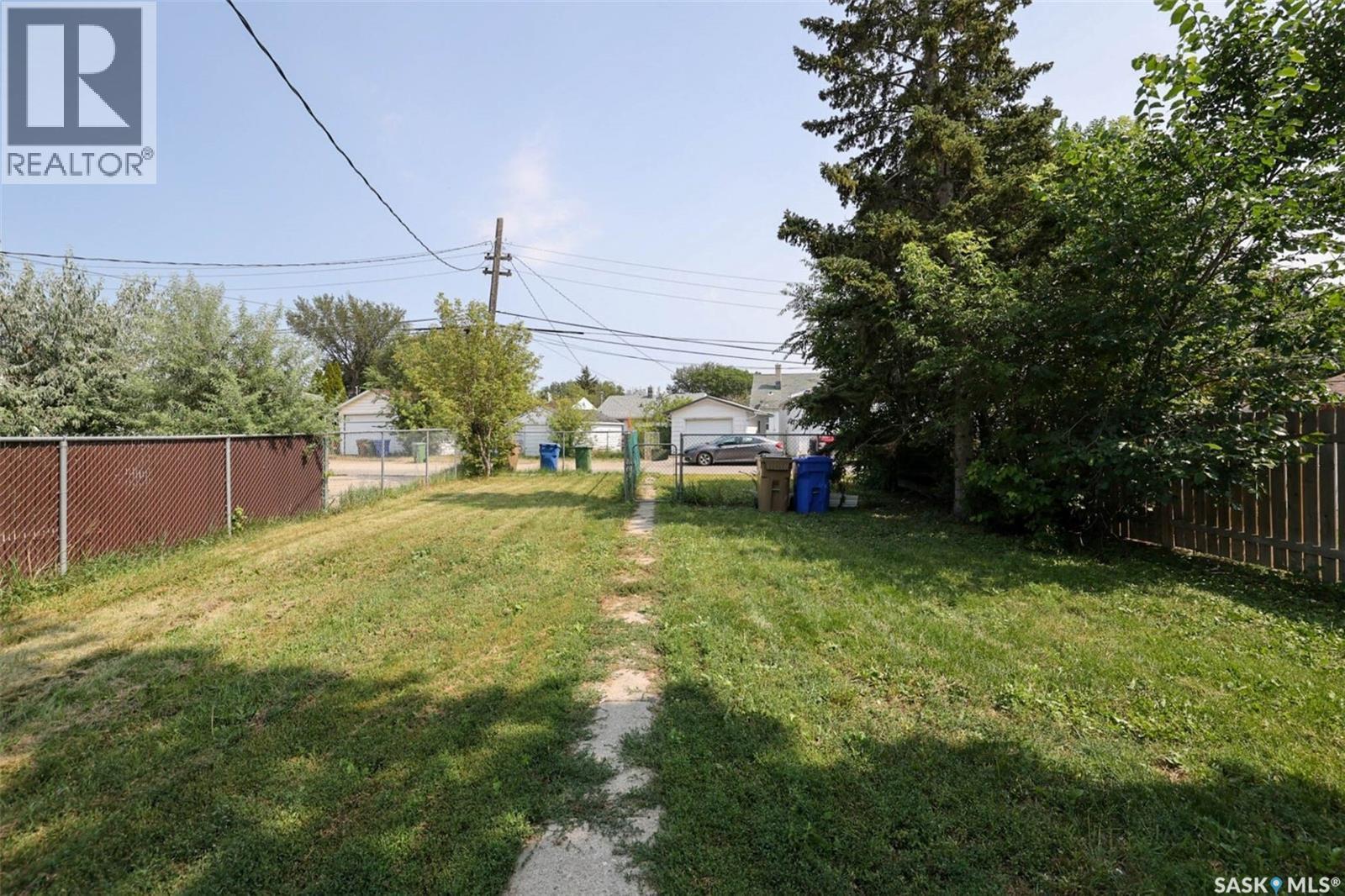 859 Pasqua Street, Regina, SK - Outdoor