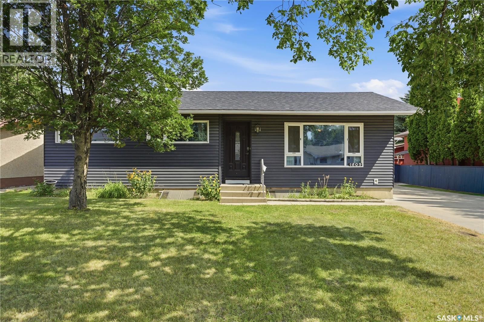 1809 Arlington Avenue, Saskatoon, SK - Outdoor